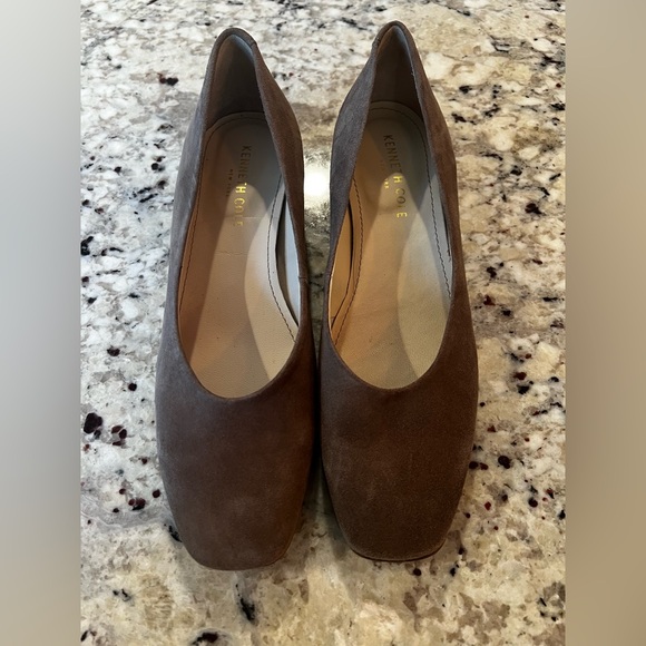 Kenneth Cole New York Women’s Bayou Dress Pump Taupe Suede Size 7.5 - Picture 3 of 9